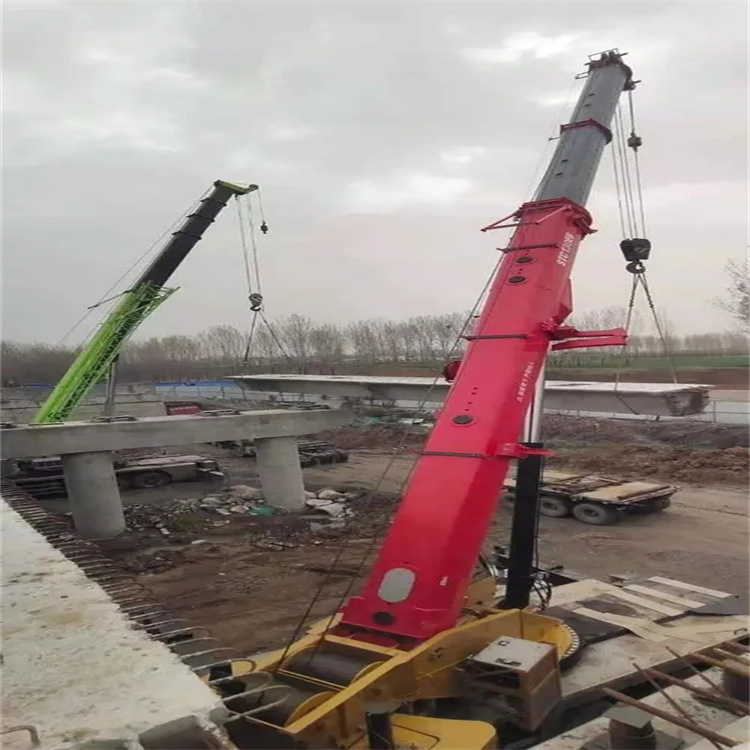 金湾钢构件起吊,吊点采用几点绑扎